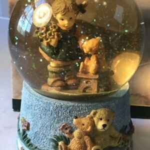 Berta Hummel "With Love" Musical Water Ball, BH 1028